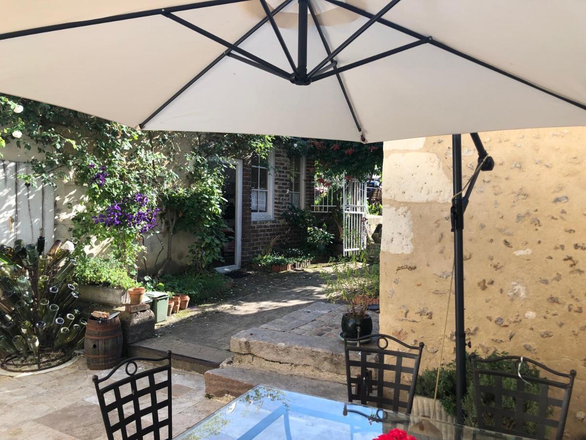 Saint-Pierre-du-Lorouër ル シャトン ルージュ Bed & Breakfast エクステリア 写真