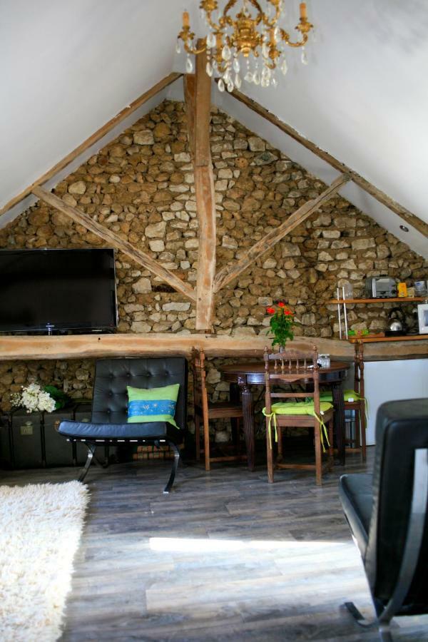 Saint-Pierre-du-Lorouër ル シャトン ルージュ Bed & Breakfast エクステリア 写真