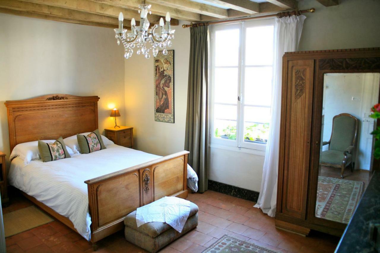 Saint-Pierre-du-Lorouër ル シャトン ルージュ Bed & Breakfast エクステリア 写真