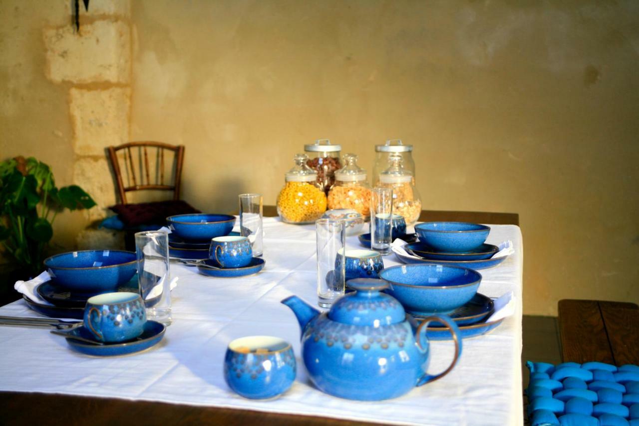 Saint-Pierre-du-Lorouër ル シャトン ルージュ Bed & Breakfast エクステリア 写真