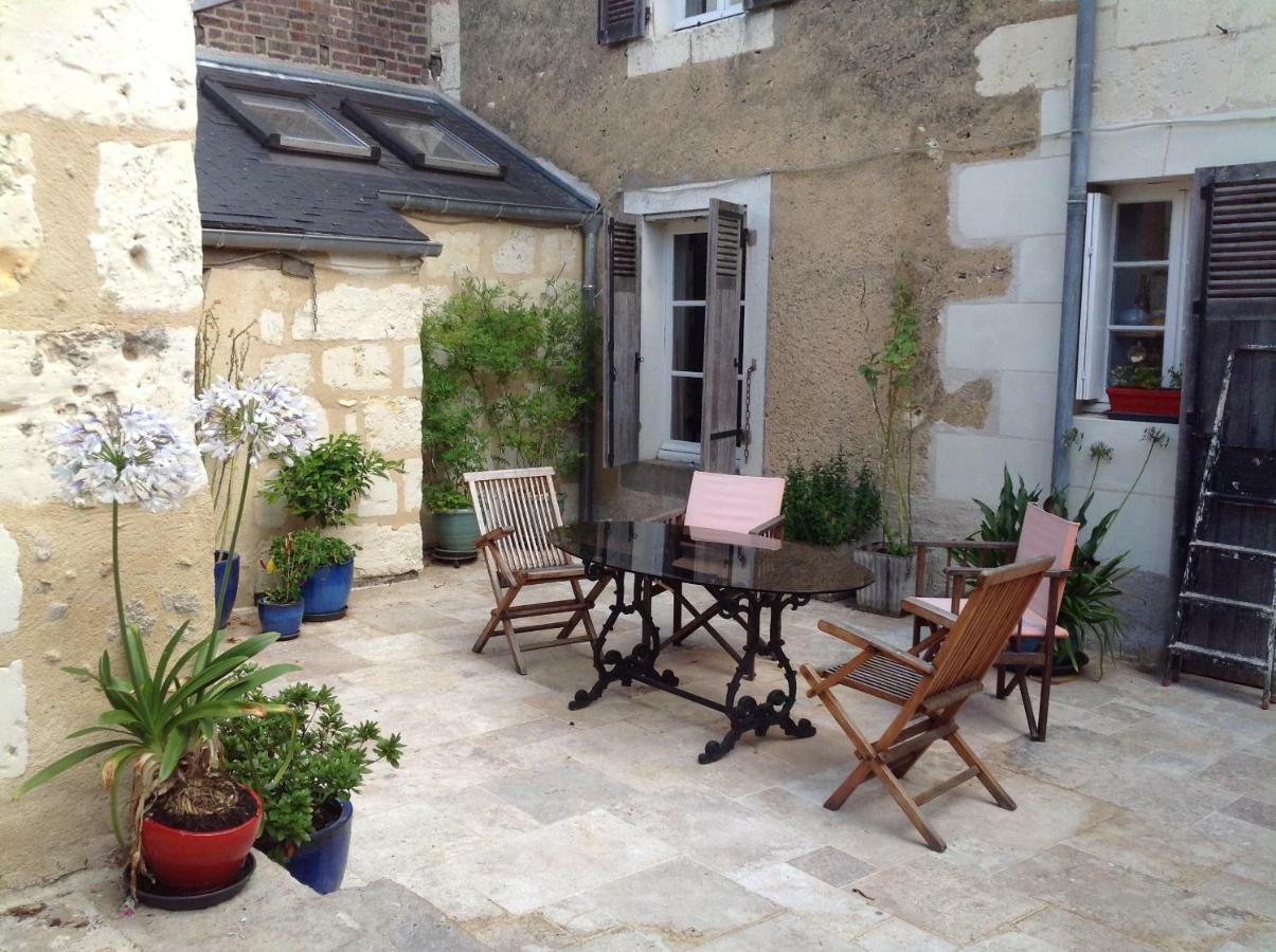 Saint-Pierre-du-Lorouër ル シャトン ルージュ Bed & Breakfast エクステリア 写真