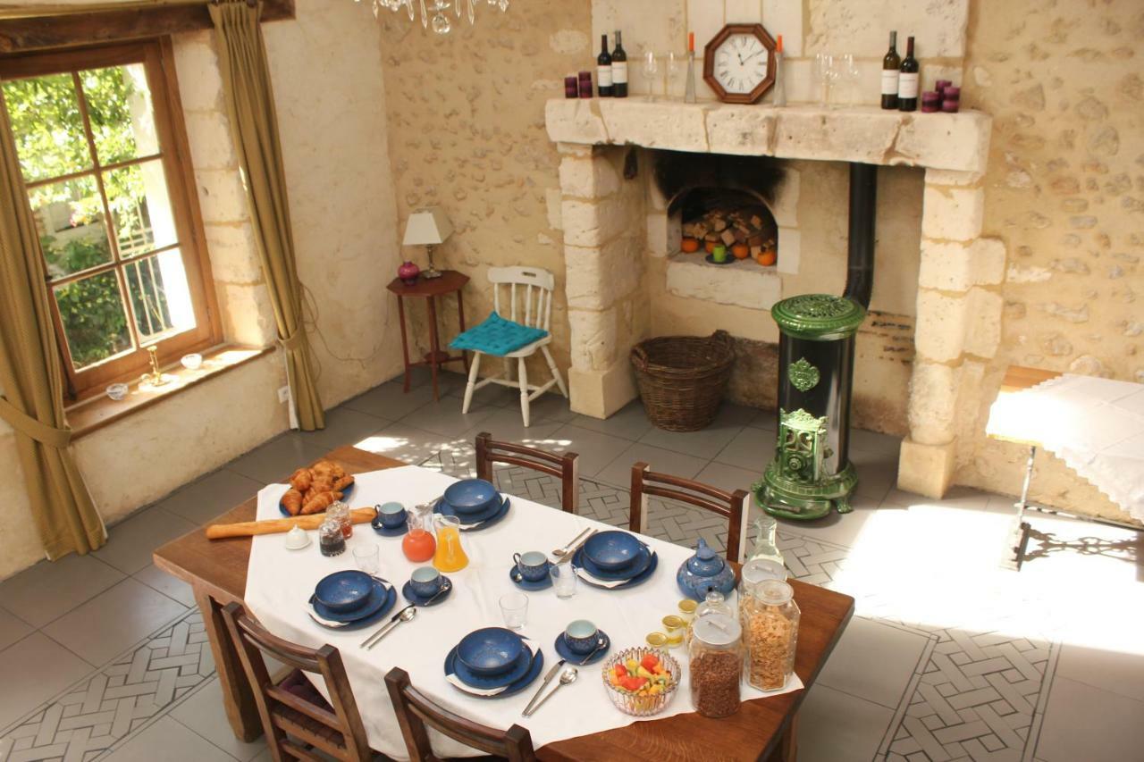 Saint-Pierre-du-Lorouër ル シャトン ルージュ Bed & Breakfast エクステリア 写真